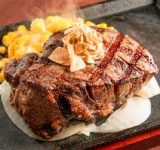 いきなりステーキでやっとゴールドカードになったけど質問ある？