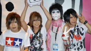 ゴールデンボンバー(殆ど鬼龍院が仕事する、ギャラは折半)←こいつら仲違いしない理由